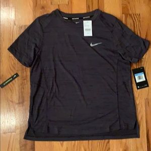 Nike women’s miler sss black textured M 931776